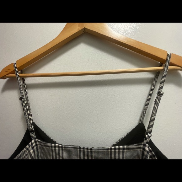 Banana Republic strappy cami - Picture 3 of 4